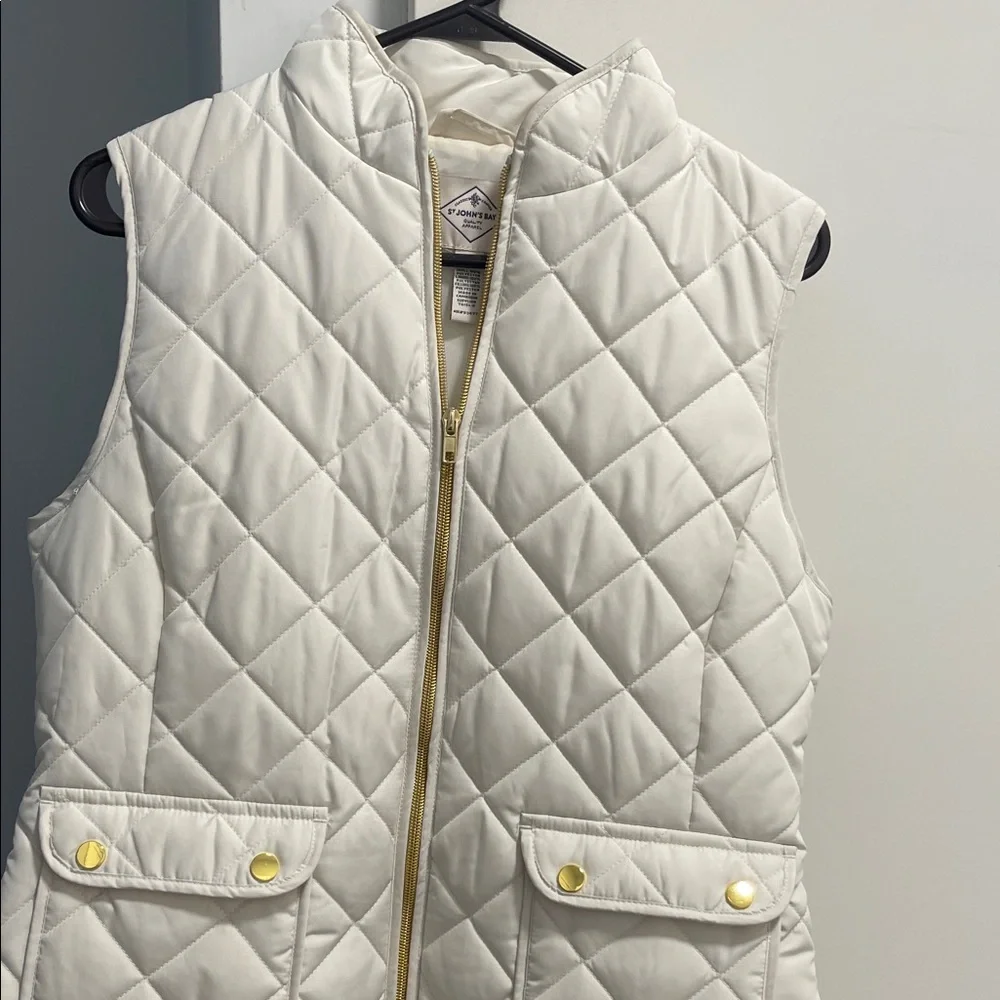 St. John's Bay Quilted White Vest - Picture 1 of 6